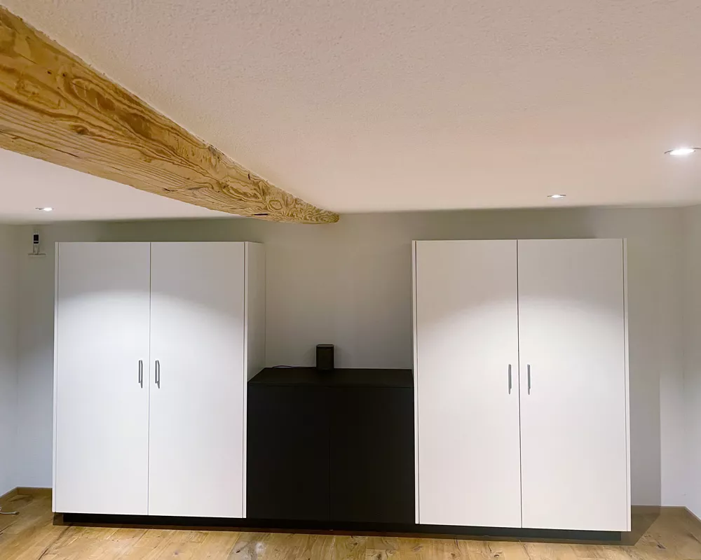 moebelbau-kommode-zwischen-schraenke-2